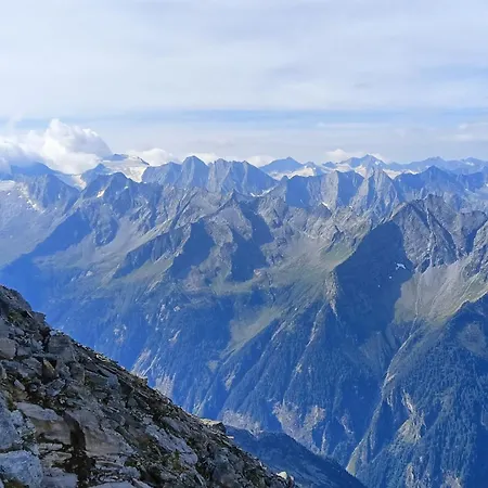 Διαμέρισμα Hanna Hainzenberg